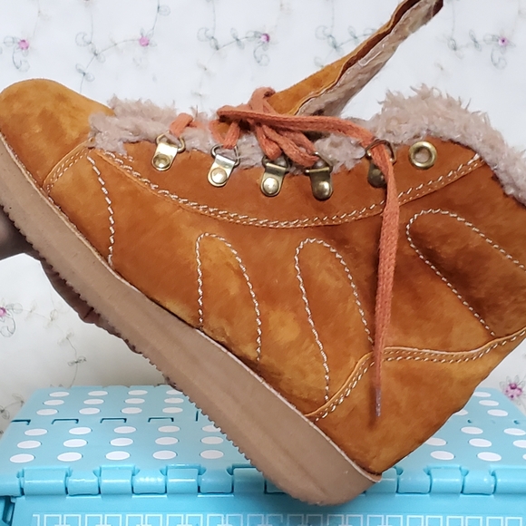 Vintage 70s Polish Snow Bunny Booties - Picture 10 of 10